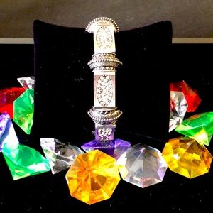 💎Lia Sophia bracelet to add the extra something  to your black dress event! 💎